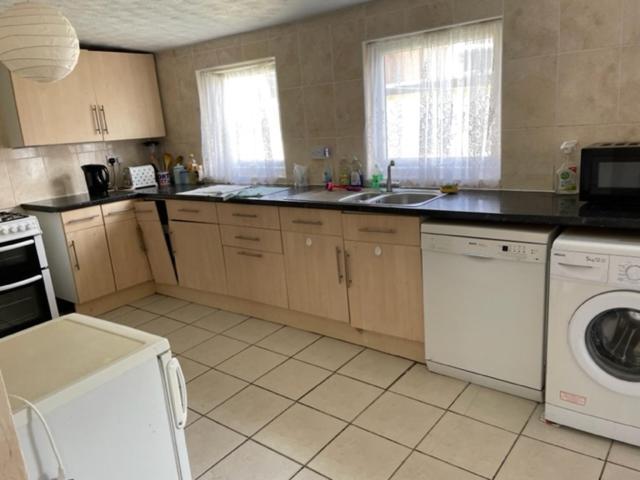 Room Only Guest Accommodation, Guest House Self Catering Бангор Екстериор снимка