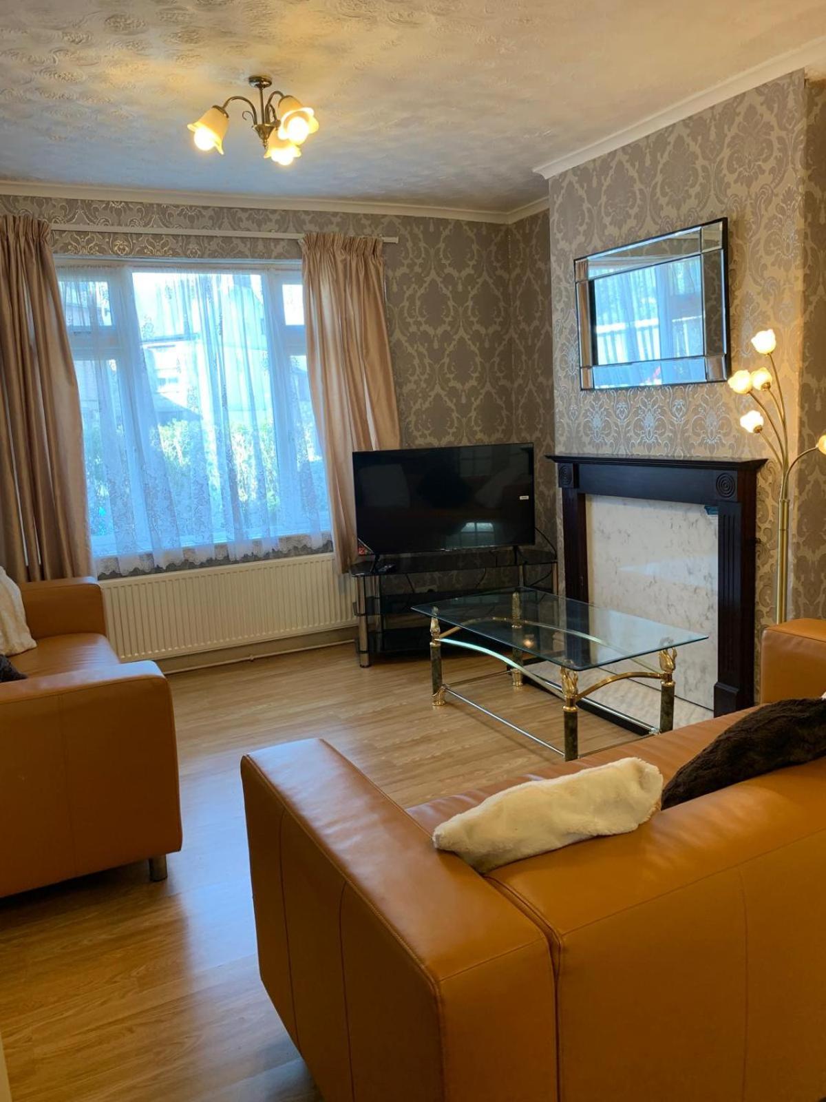 Room Only Guest Accommodation, Guest House Self Catering Бангор Екстериор снимка