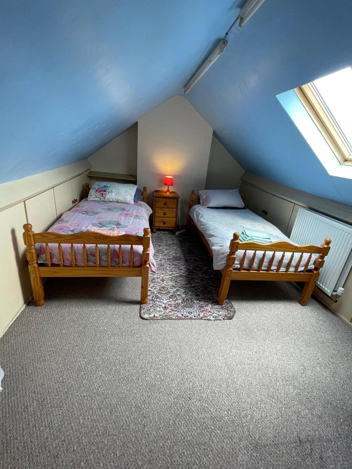 Room Only Guest Accommodation, Guest House Self Catering Бангор Екстериор снимка