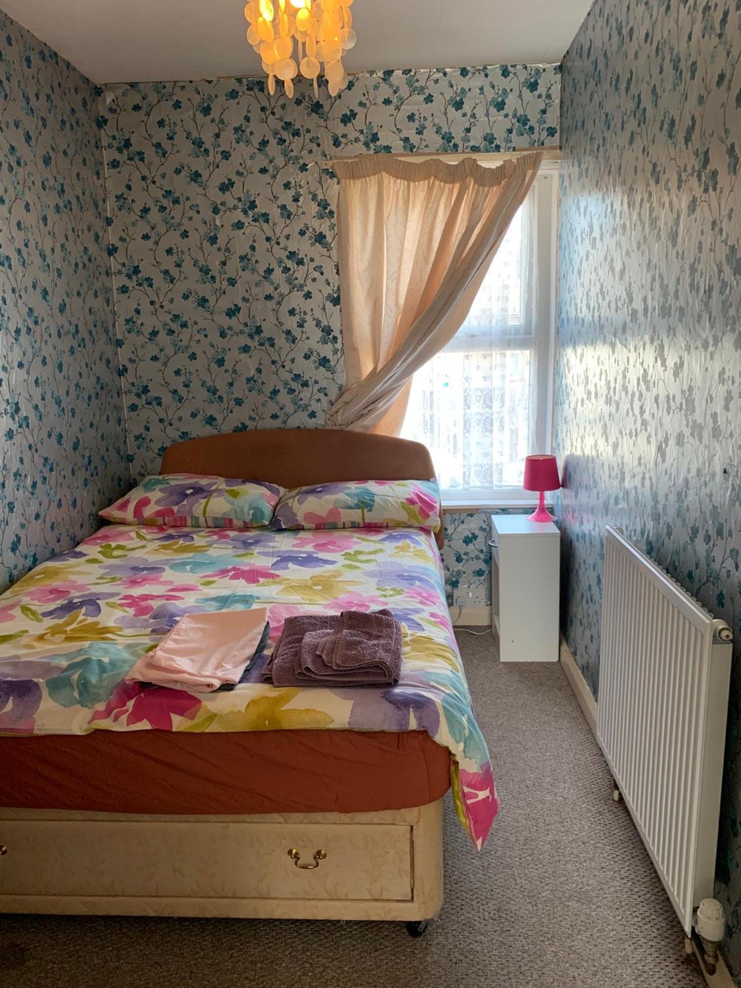 Room Only Guest Accommodation, Guest House Self Catering Бангор Екстериор снимка