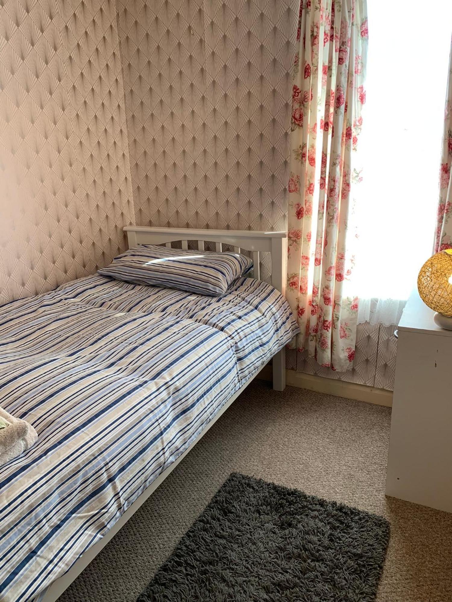 Room Only Guest Accommodation, Guest House Self Catering Бангор Екстериор снимка