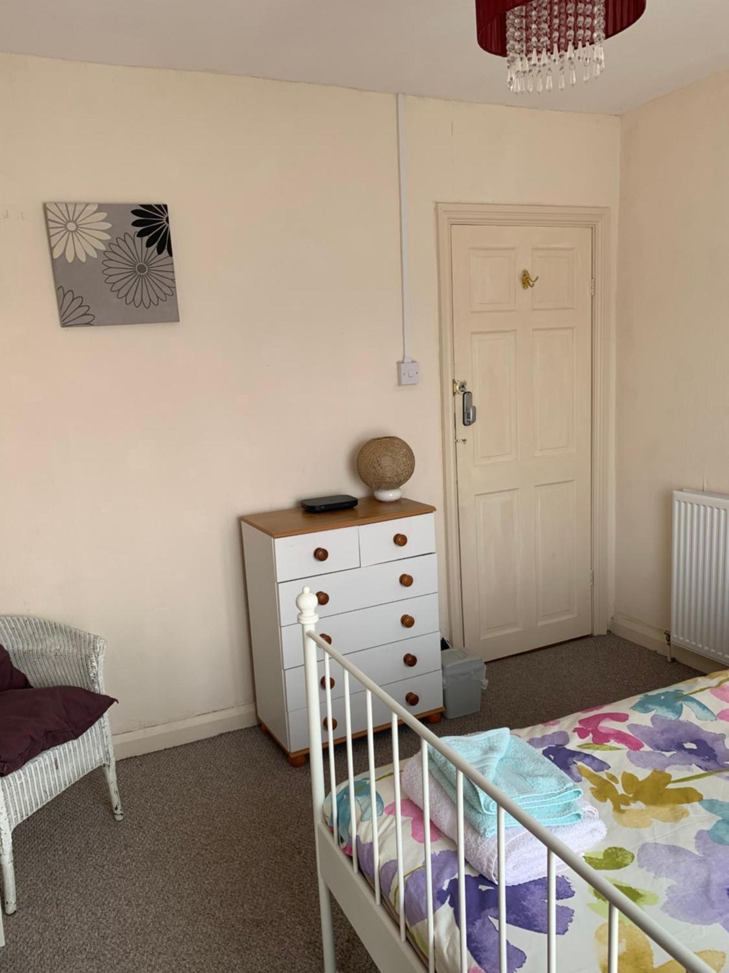 Room Only Guest Accommodation, Guest House Self Catering Бангор Екстериор снимка